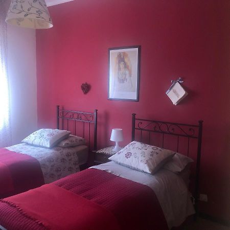 Apartment Montebello Parma Esterno foto