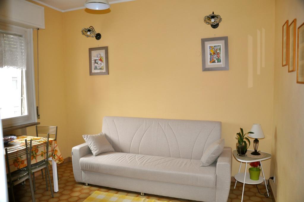 Apartment Montebello Parma Esterno foto