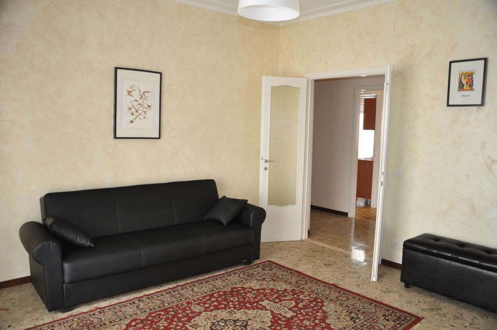 Apartment Montebello Parma Esterno foto